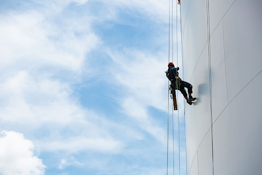 Why a Quality Rope Access Harness is Crucial for Safe Climbing